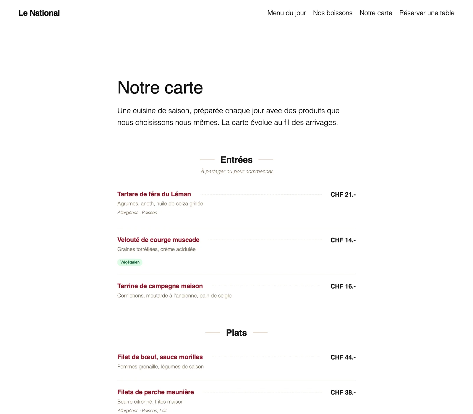 Page « Notre carte » d'un site WordPress : les plats sont groupés par catégorie, chaque nom est relié à son prix par une ligne pointillée, avec les allergènes et les mentions végétarien ou sans gluten.